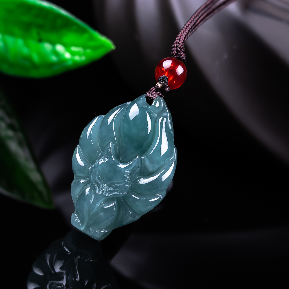 Vintage Collectible Item - Collier pendentif renard en jadéite birmane